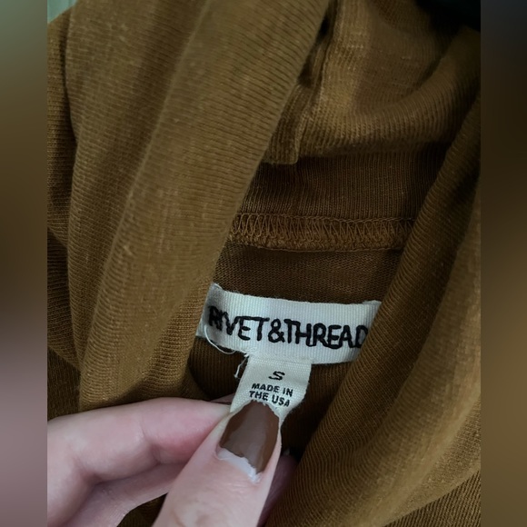 Rivet & Thread Turtleneck Tee - Picture 4 of 4